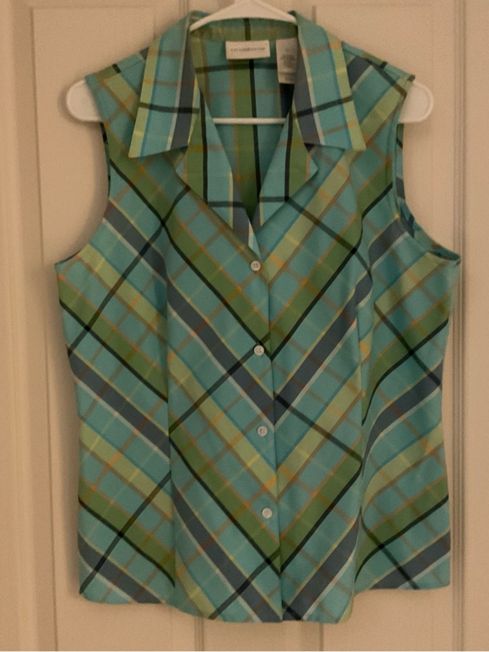 Liz Claiborne Sleeveless Plaid Button-Up Top in Aqua, Green & Navy